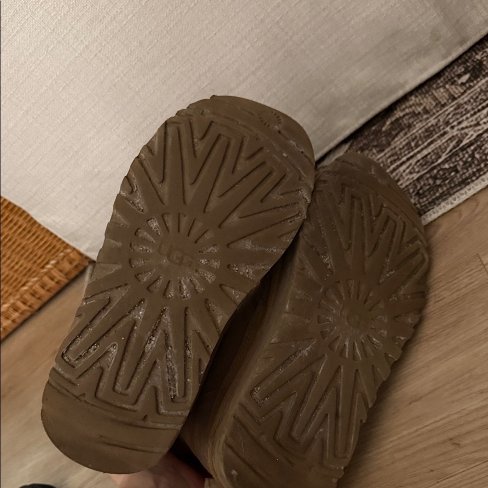 UGG Tan Suede Boots with Red Pull Tabs - Picture 5 of 5
